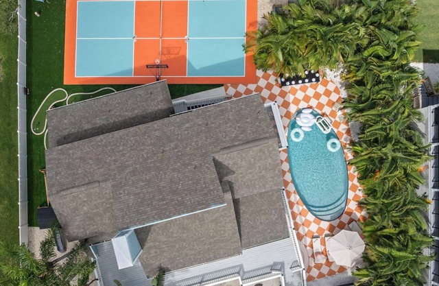 Family Fun Resort Home! Heated Pool, Hot Tub, Pickleball & Arcades! 9 beds