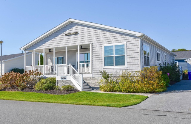 Family fun - waterfront, beach, pools, pet friendly!