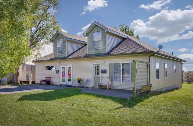 Family Getaway just one hour from Kansas City!