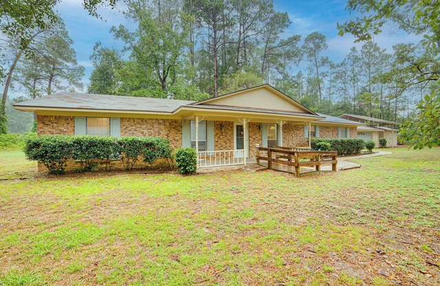 Family Getaway on 4 Acres in Mineola!