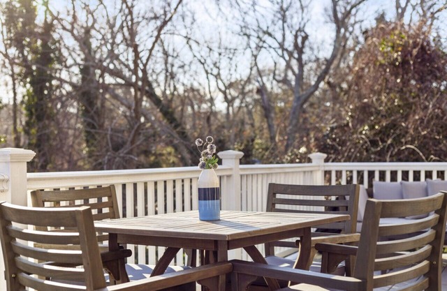 Family Getaway Walkable to Town