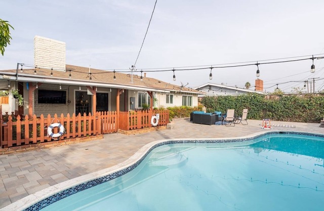 Family Home by Disney+Knotts, Pool,Game Room