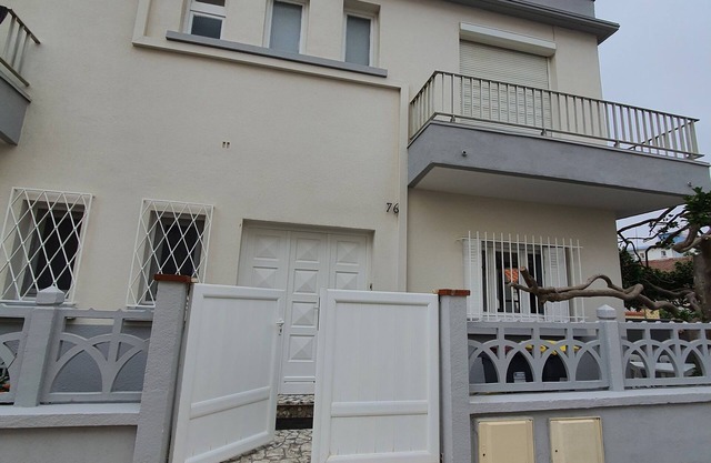 Family house 100 m from the beach: air conditioning-wifi