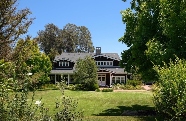Family life at its best! Indoor/Outdoor house near trails, polo and the beaches.