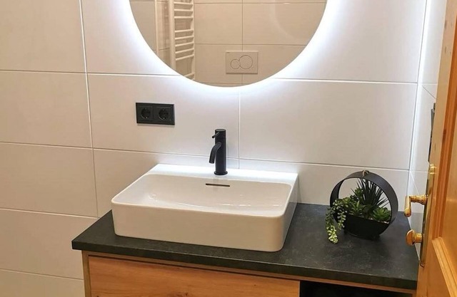 Family room, shower, WC, mountain side - Schusterbauer