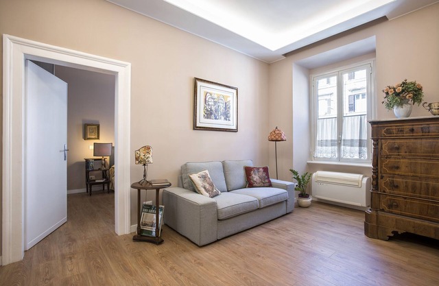 Family-Sized 4BR Apt – Vatican & Rome Center