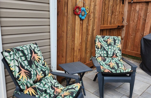 Family-sized townhouse. Just minutes to the beach, golf courses & much more.