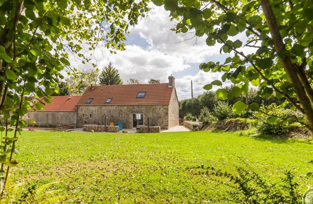 Family stone cottage with garden, spa, and children's games