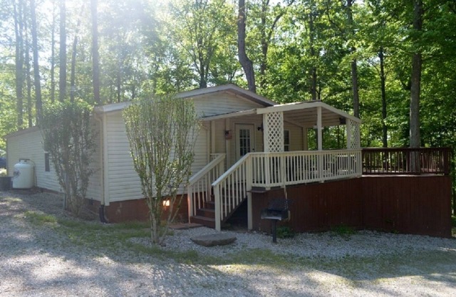 Family Style Home Cabin #22 3 Bedroom 2 Bath on Patoka Lake in Southern Indiana