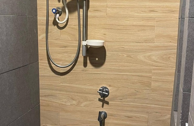 Family Supreme Arwana Bstar