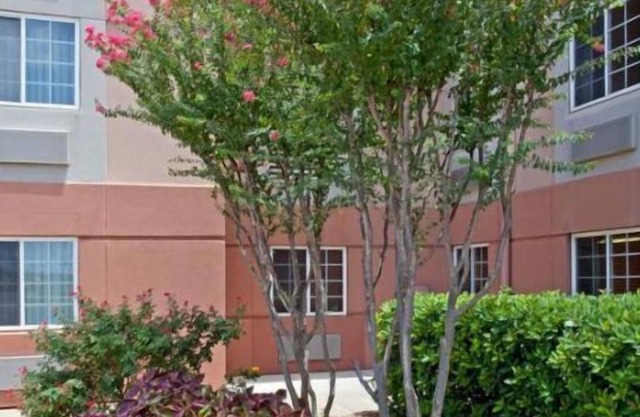 Family Vacay! 2 Lovely Units, Kitchen, Pool, Hot Tub