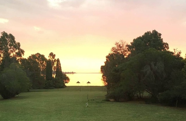 Family Villa on the Banks of the Vaal Dam