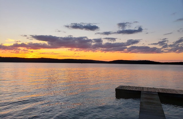 FamilyOriented LakeWallenpaupack Lakefront3BR+Loft+2FBaths-GreatViews!Central AC