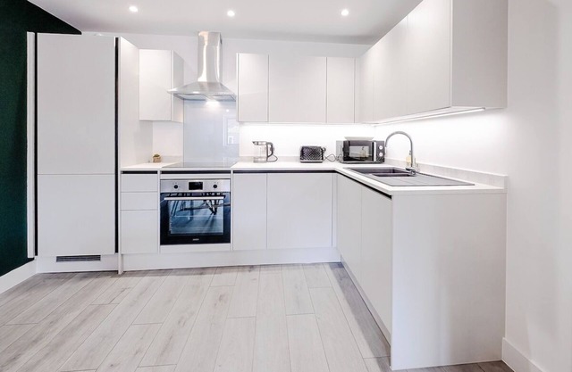 FamilyRelocation I Contractors I Business