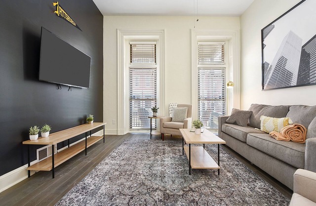 Fantastic 5 BR w/4x Off Street Parking - Sleeps 16