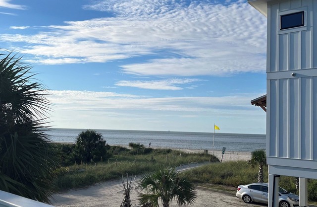 Fantastic Beach views, Great house & just steps until your feet are in the sand!