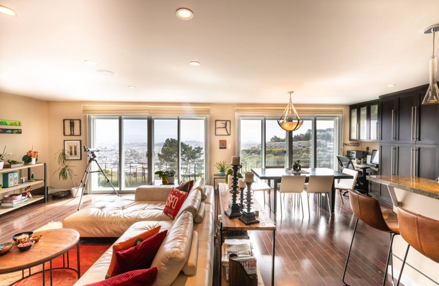 ❤️Fantastic Luxury Penthouse Apartment, Panoramic Views, Laundry, 2 car garage