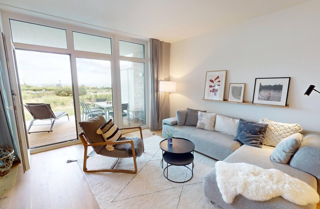 Fantastic luxury vacation apartment for 4 adults and 2 children with terrace and sea view.