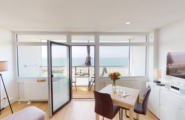 Fantastic, modern sea view apartment for 2 people with balcony, sauna and pool