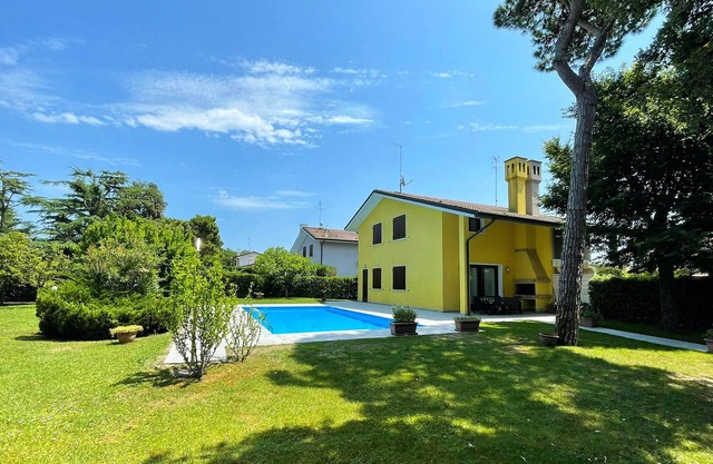 Fantastic Villa with pool for 5 people on the island of Albarella