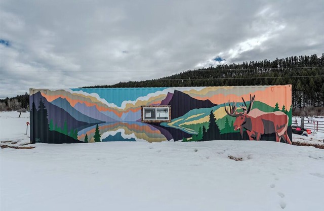 Farm Stay, 1-bedroom custom built shipping container on the river.