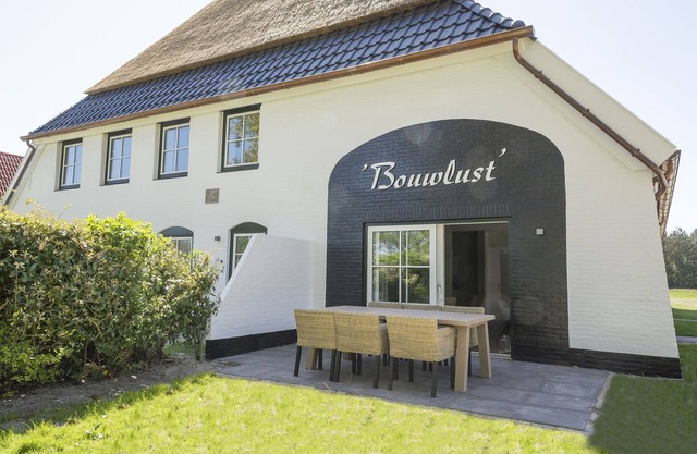 Farmhouse in De Cocksdorp near the Beach