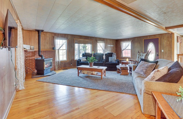 Farmyard Stays Dundee Home Near Hiking