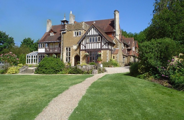 Farnham House Hotel