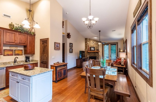 Featherstone - Modern Townhome in Small Resort Community w/Clubhouse & Pool