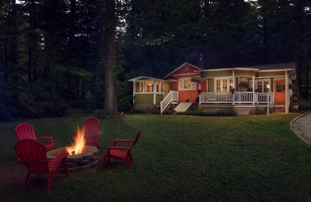 Featherstone THE LODGE - perfect for families!