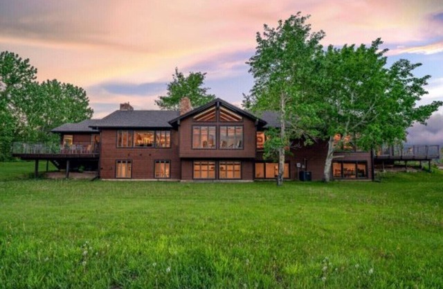 Featuring Hot Tub, WiFi and Minutes to Ski Hill