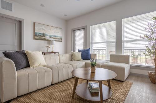 FeeLatHome l Rosenberg l Lakeview