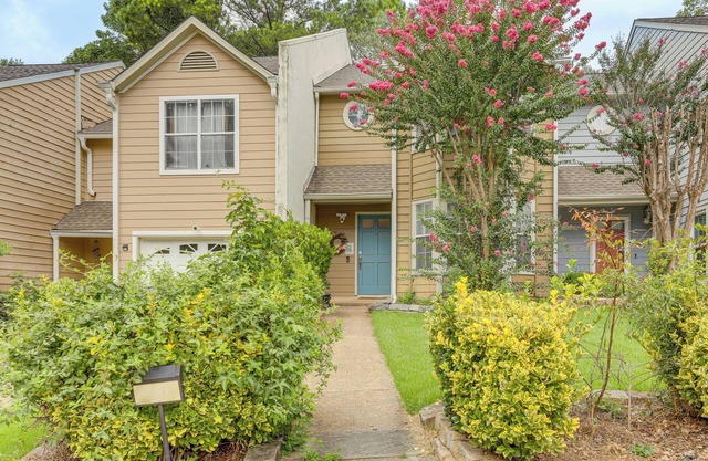 Fenced Yard & Pool Access: Lawrenceville Retreat!