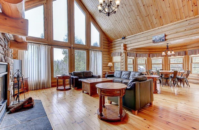 Fiddler Lake 72 Canadian cottage