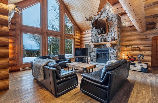 Fiddler Lake Resort Luxury Chalet+ Private Jacuzzi