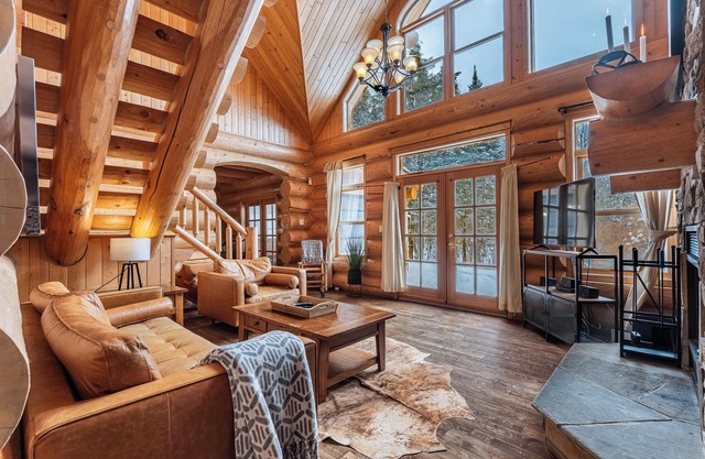 Fiddler Lake Resort Chalet + Private Jacuzzi