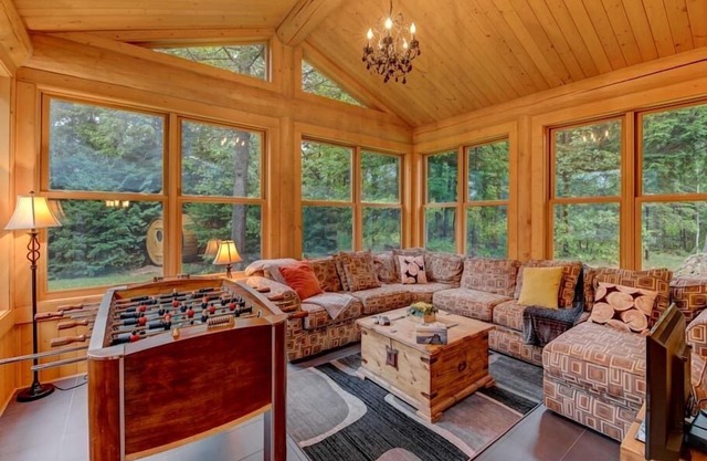 Fiddler Lake Resort: Lake Access, Private Jacuzzi