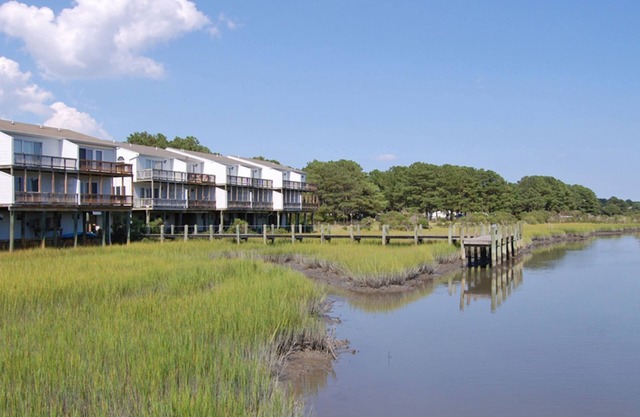 Fiddler on the Creek Unit #4-Waterfront, Crabbing Pier & Views of Lighthouse