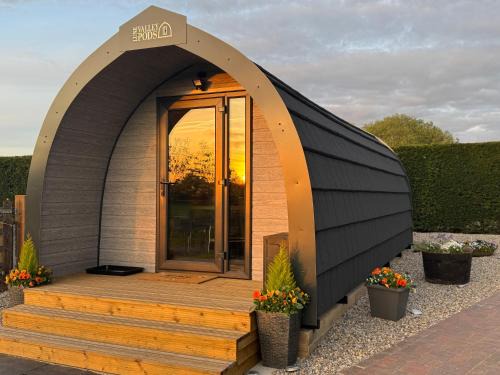 Field House Farm - Owl Lodge or Honey Pod - countryside stay near York