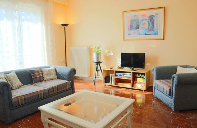 Filis Apartment - Renovated 2 Bedroom apartment in the very center of Lefkada!