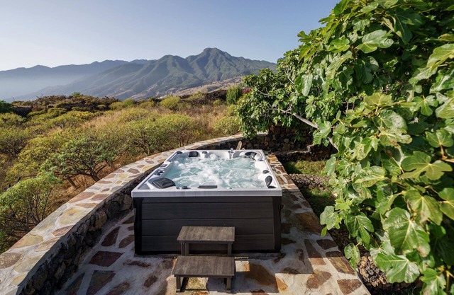 Finca Esperanza - Luxury finca with private pool, whirlpool, sauna and own bodega