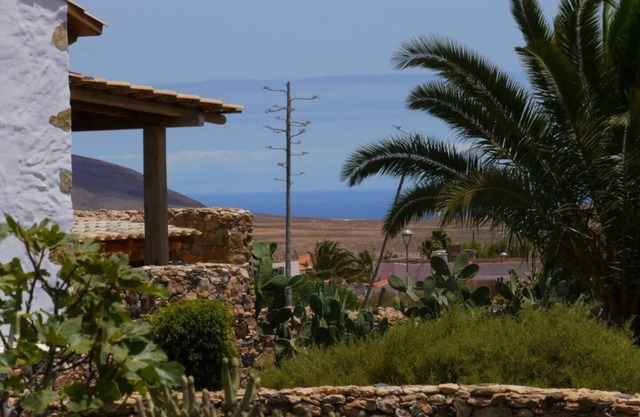 Finca Fuerte 'CASA PIEDRA', -Apartment Luna