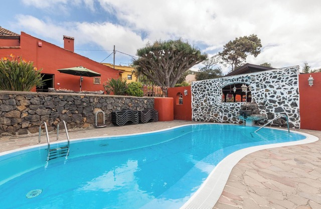 Finca "Los Viñedos Casa Rural" with Sea View, Shared Pool, Wi-Fi, Terrace & Garden