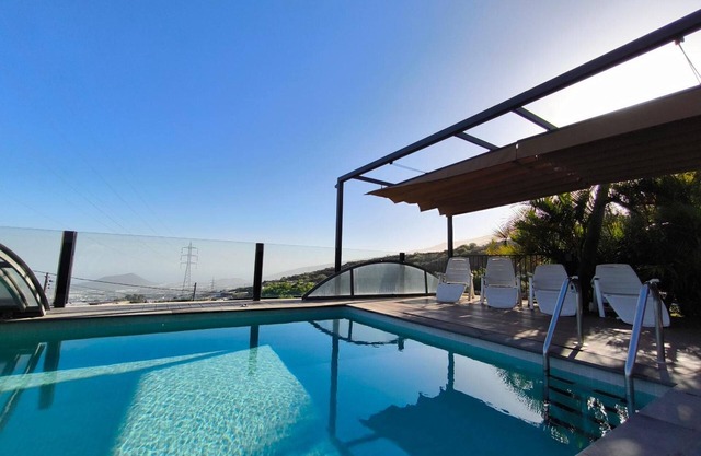 'Finca Verónica' with Sea View, Wi-Fi and Air Conditioning