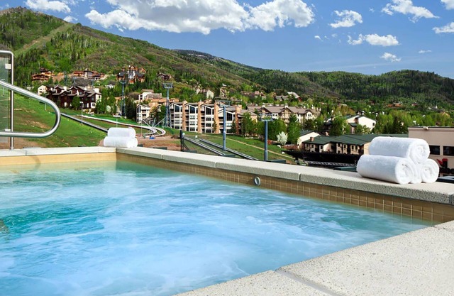 𝐅𝐢𝐧𝐝𝐢𝐧𝐠 𝐌𝐞𝐢𝐥𝐢’𝐬 SKI-IN/SKI-OUT Sheraton Steamboat Resort +Amenities