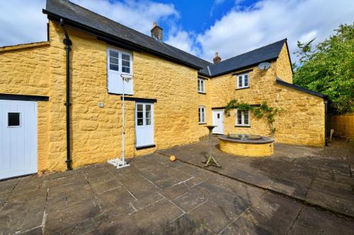 Finest Retreats - Bailey Glace Farmhouse