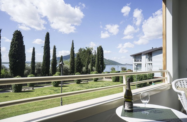 FIORDALISO apartment with terrace overlooking Lake Iseo, 4 beds, 2 bathrooms