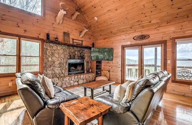 Fire on the Mountain - Mountain Views | 3 Levels of Decks | Outdoor Fireplaces | Hot Tub | Game Room