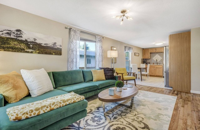 Fire Pit-9 min to downtown-3 min to Olympic Center