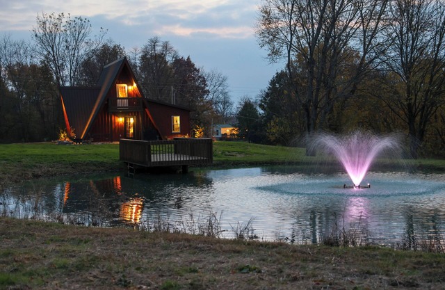 Fire Pit, Grill & On-site Pond: Kenton Cabin